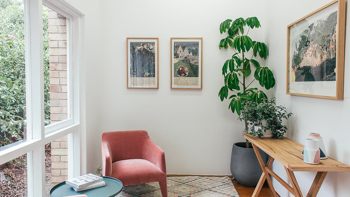 Minimalismus im Wohnraum Wie wirkt sich weniger Besitz auf das Wohlbefinden aus