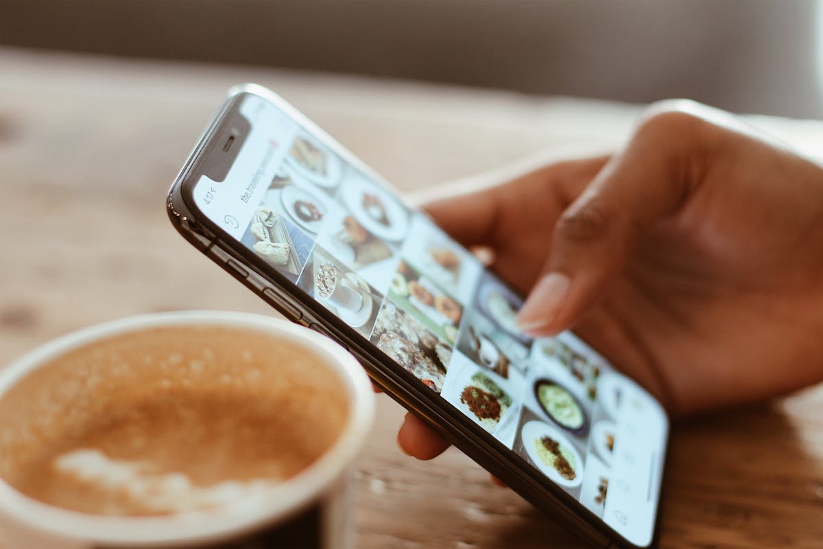 Welche Auswirkungen hat exzessive Smartphone-Nutzung auf den Schlaf