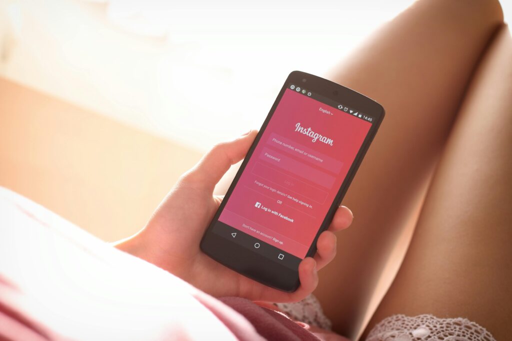 Warum sehe ich auf Social Media immer wieder dieselben Anzeigen?