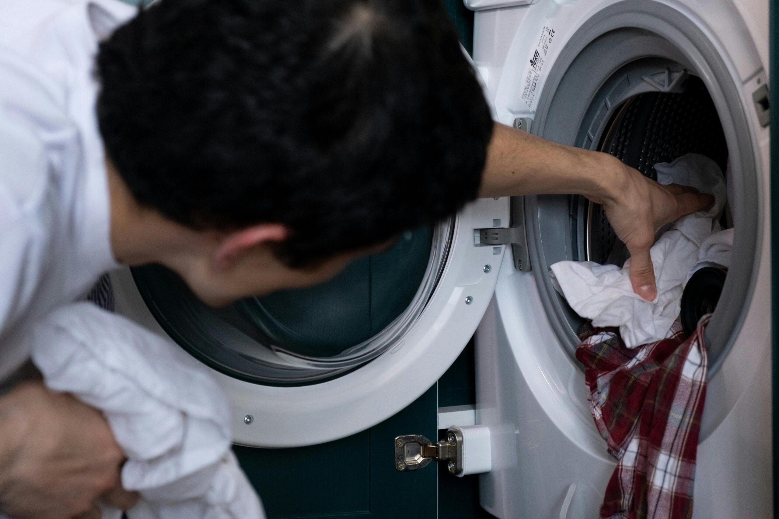 Was verursacht unangenehme Gerüche in der Waschmaschine?