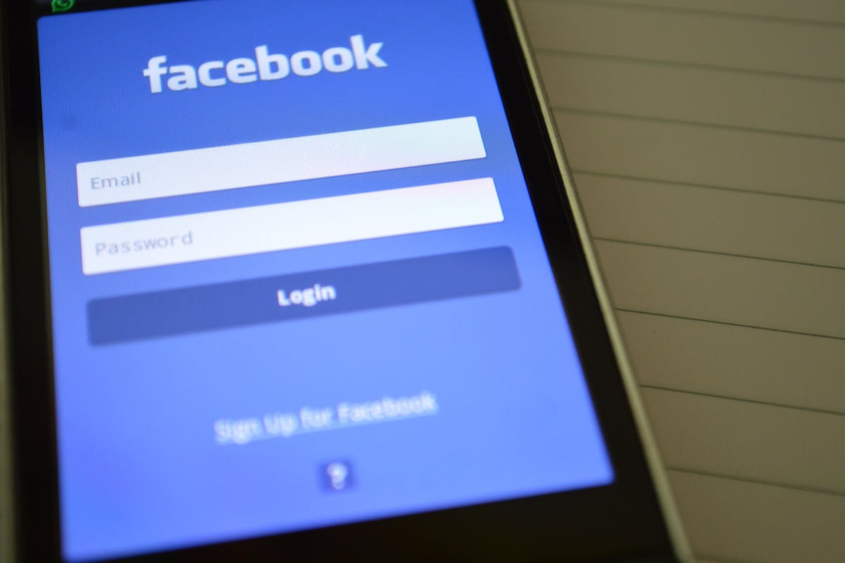 Facebook App bleibt bei „Wird geladen“ hängen